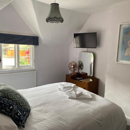 The Hundred Of Ashendon Bed & Breakfast Waddesdon Room photo